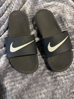 Great Condition Black Boys Nike Slides Sandals sz5